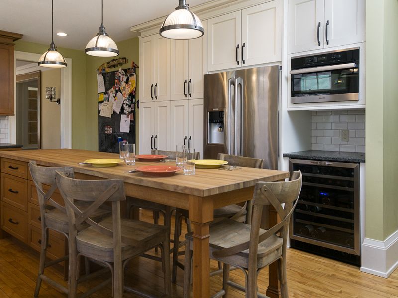 Custom kitchen by Chagrin River Company